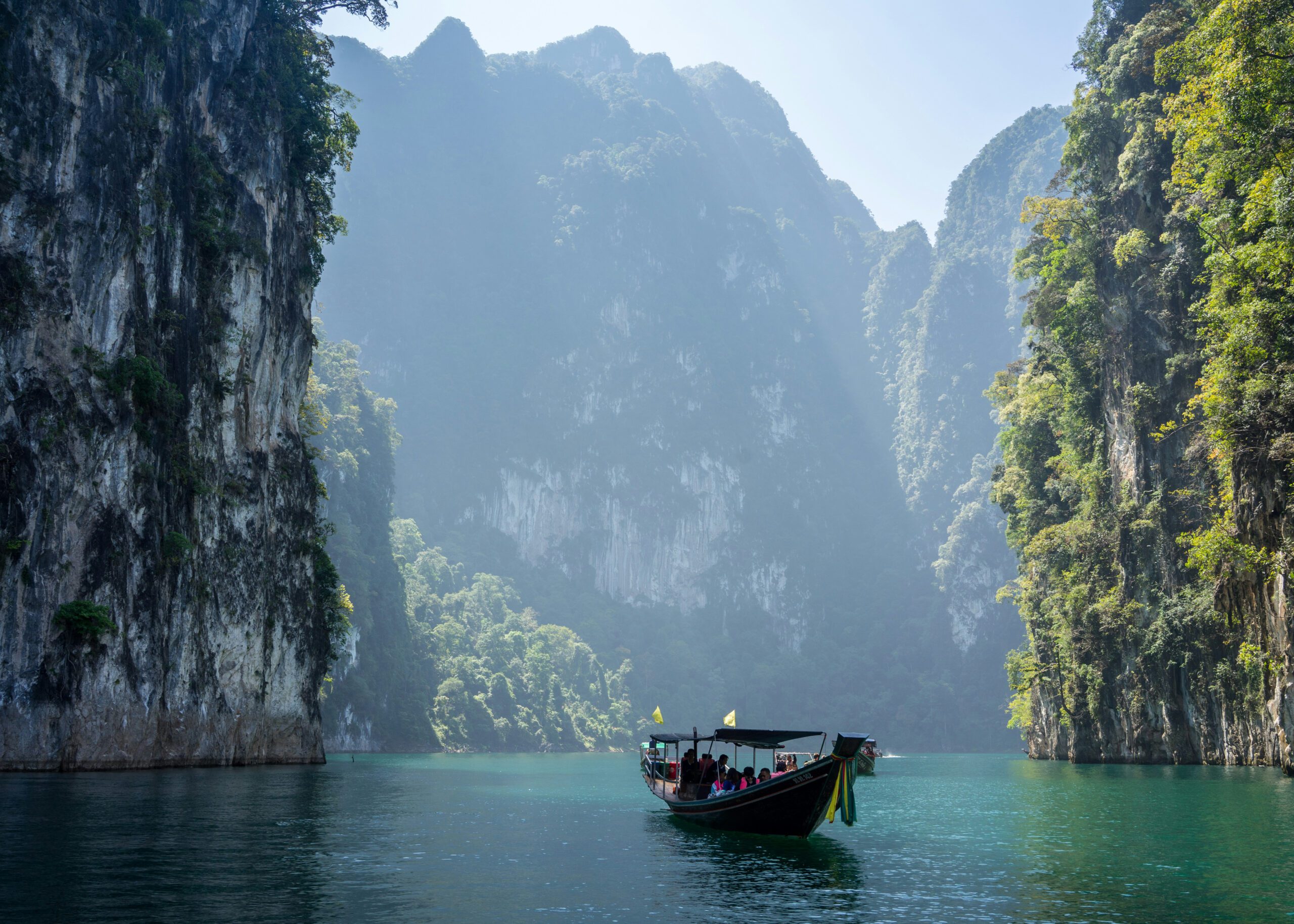 Stand-UP-Adventure-Thailand_Carousel-5_robin-noguier-sydwCr54rf0-unsplash